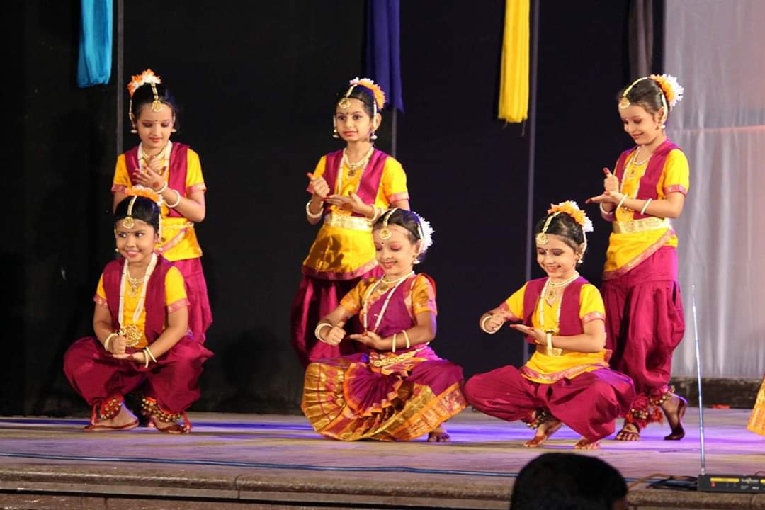 Student performances at Snehalalit Kala Kendra